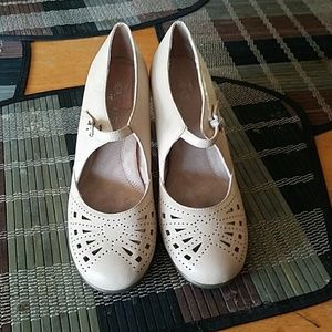 Aerosoles Role Of Fate Mary Jane Pumps